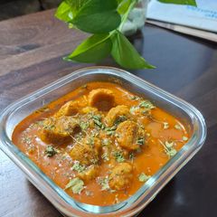 A picture of Soya chunks curry.