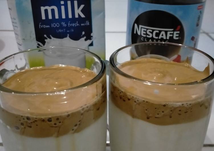 Langkah Mudah untuk Menyiapkan Dalgona Coffee yang Lezat Sekali