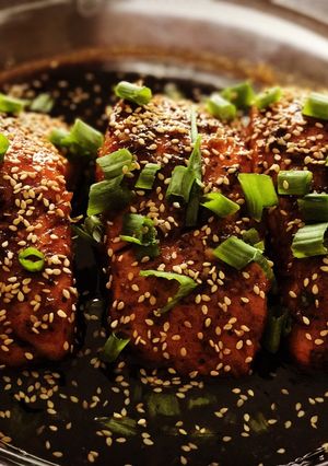 A picture of Honey Glazed Garlic Salmon.