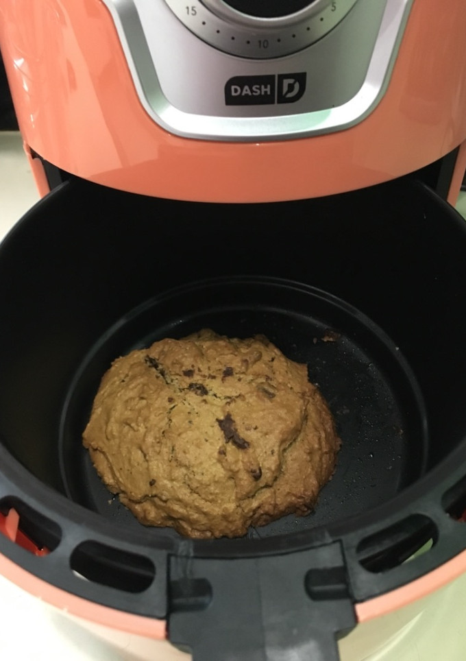 Una foto de Galleta de chocolate en horno “air fryer “