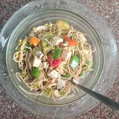 A picture of Noodles salad.