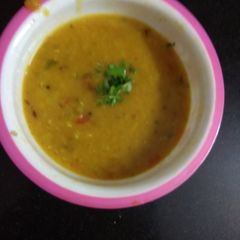 A picture of Dal fry.