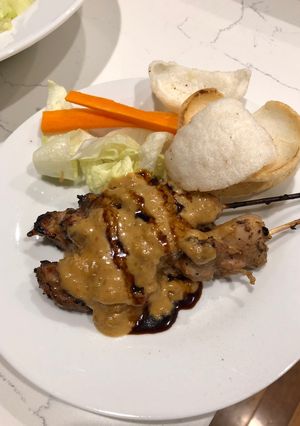 A picture of Chicken Sate.