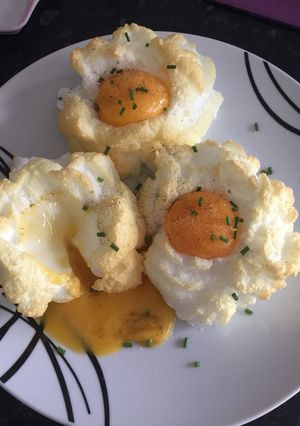 A picture of Cloud eggs.