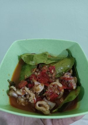 Foto resep Cumi pedes asin daun jeruk