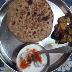 A picture of Dal ka paratha.