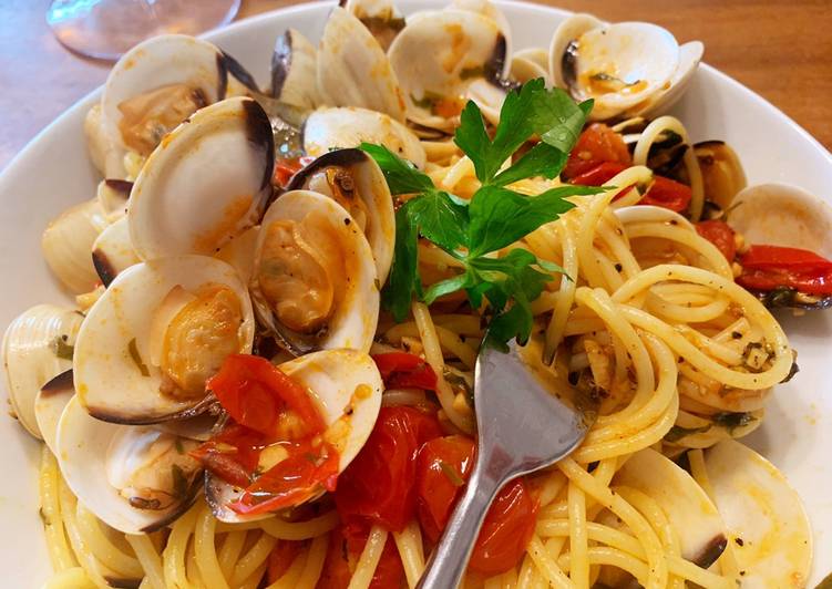 Langkah Mudah untuk Menyiapkan Spaghetti vongole (spaghetti kerang) Anti Gagal