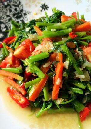 Foto resep Tumis Kangkung Wortel Terasi