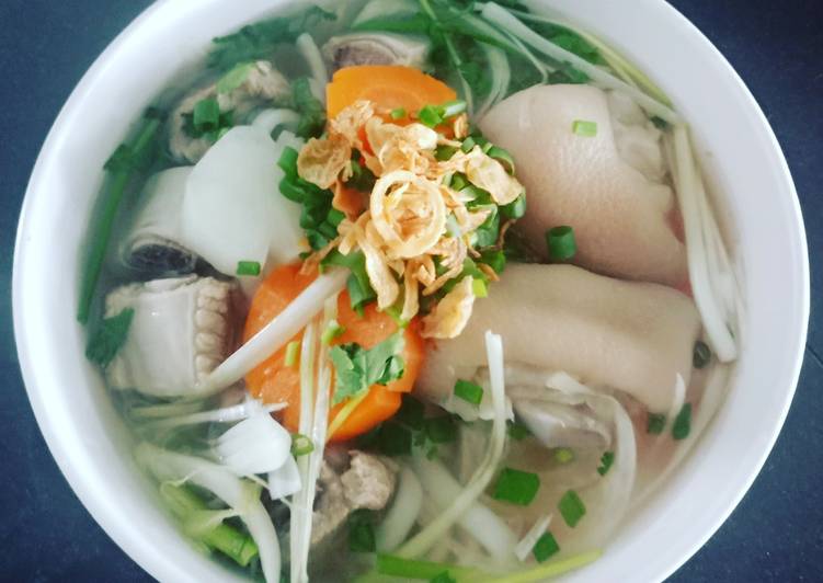 Bánh canh sườn & giò heo