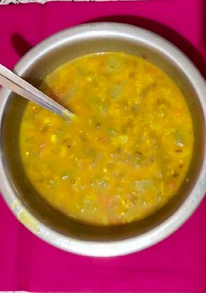 A picture of Moog dal with lauki.