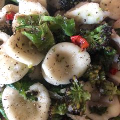 A picture of Broccoli, chilli and garlic pasta.