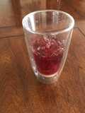 Tinto con limón, azúcar y mucho hielo