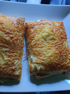 Una foto de Napolitana Jamón York y Queso