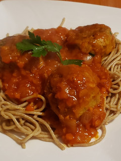 Una foto de Albóndigas de lenteja en salsa al estilo de Grace