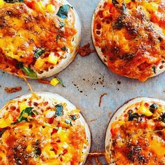 A picture of Crumpet Pizza.