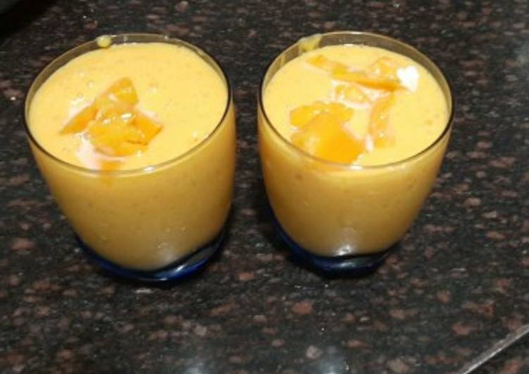 How to Prepare Quick Mango thickshake