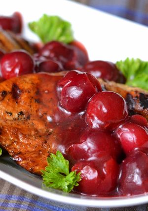 Meggyszószos csirkemell recept fotója