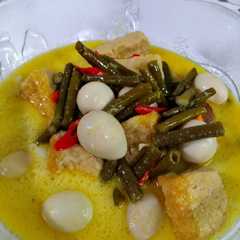 รูปของ Sayur santen tahu telor kacang panjang