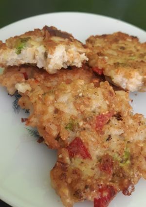 Una foto de Bocaditos de arroz y verduras♡