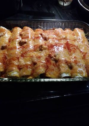 A picture of Crock pot Chicken enchiladas.