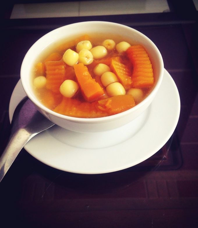 Hình của món Chè hạt sen bí đỏ.