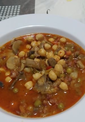 Una foto de Garbanzos con verduras
