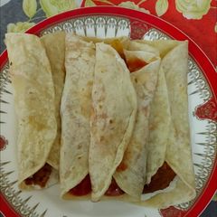 A picture of Kabab rolls.