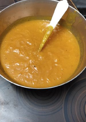টমেটো গাজর স্যুপ (tomato gajar soup recipe in Bengali) রেসিপির প্রধান ছবি