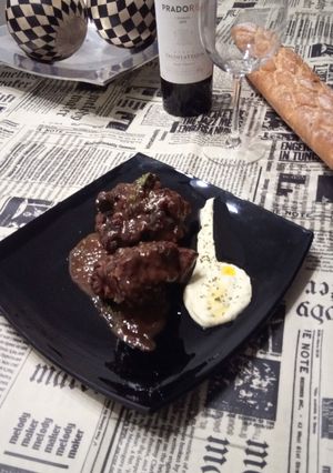 Una foto de Rabo de Ternera al Pedro Ximénez con Parmentier de Trufa