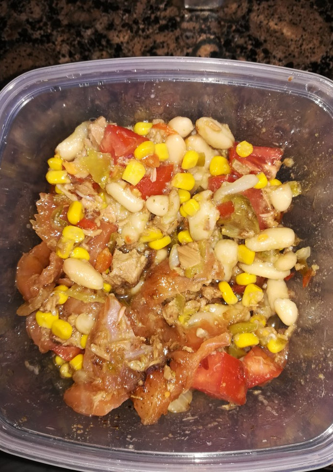 Una foto de Ensalada de alubias blancas