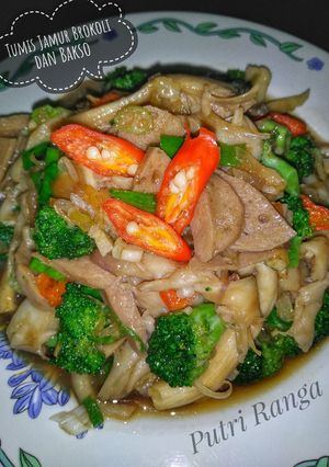 Foto resep Tumis Jamur Brokoli dan Bakso