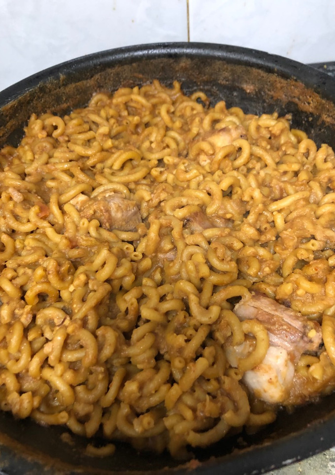 Una foto de 11. Fideos a la cazuela (principal paella fideua)
