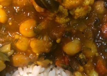 Ready to Serve Chickpea and cauliflower curry Delicious Perfect