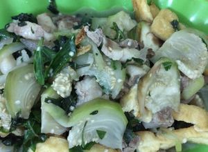 Hình của món Cà ghém xào thịt, đậu.