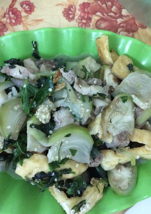 Hình của món Cà ghém xào thịt, đậu.