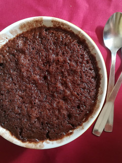 Foto de Bolo de chocolate na caneca para dois