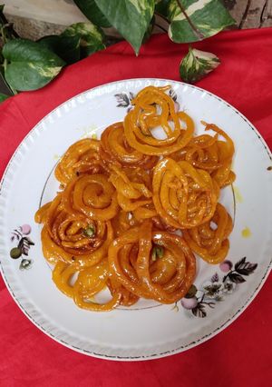 कुरकुरी रसभरी जलेबी (Kurkuri rasbhari jalebi recipe in hindi) रेसिपी मुख्य फोटो