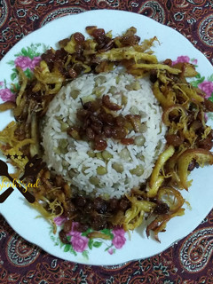 عکسی از دستور عدس پلو با کشمش و سینه مرغ