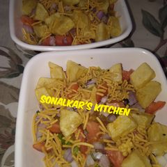 A picture of Chickpea chaat.