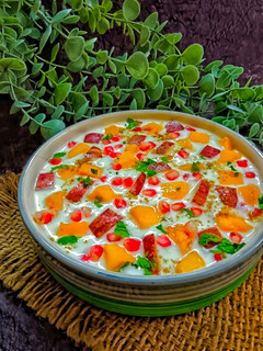 हेल्दी मिक्स फ्रूट रायता (healthy mix fruit rayta recipe in hindi) रेसिपी मुख्य फोटो