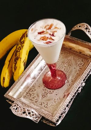 A picture of Vegan Banana Almonds milkshake.
