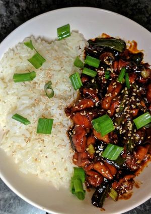 A picture of Korean Style Spicy Chicken.