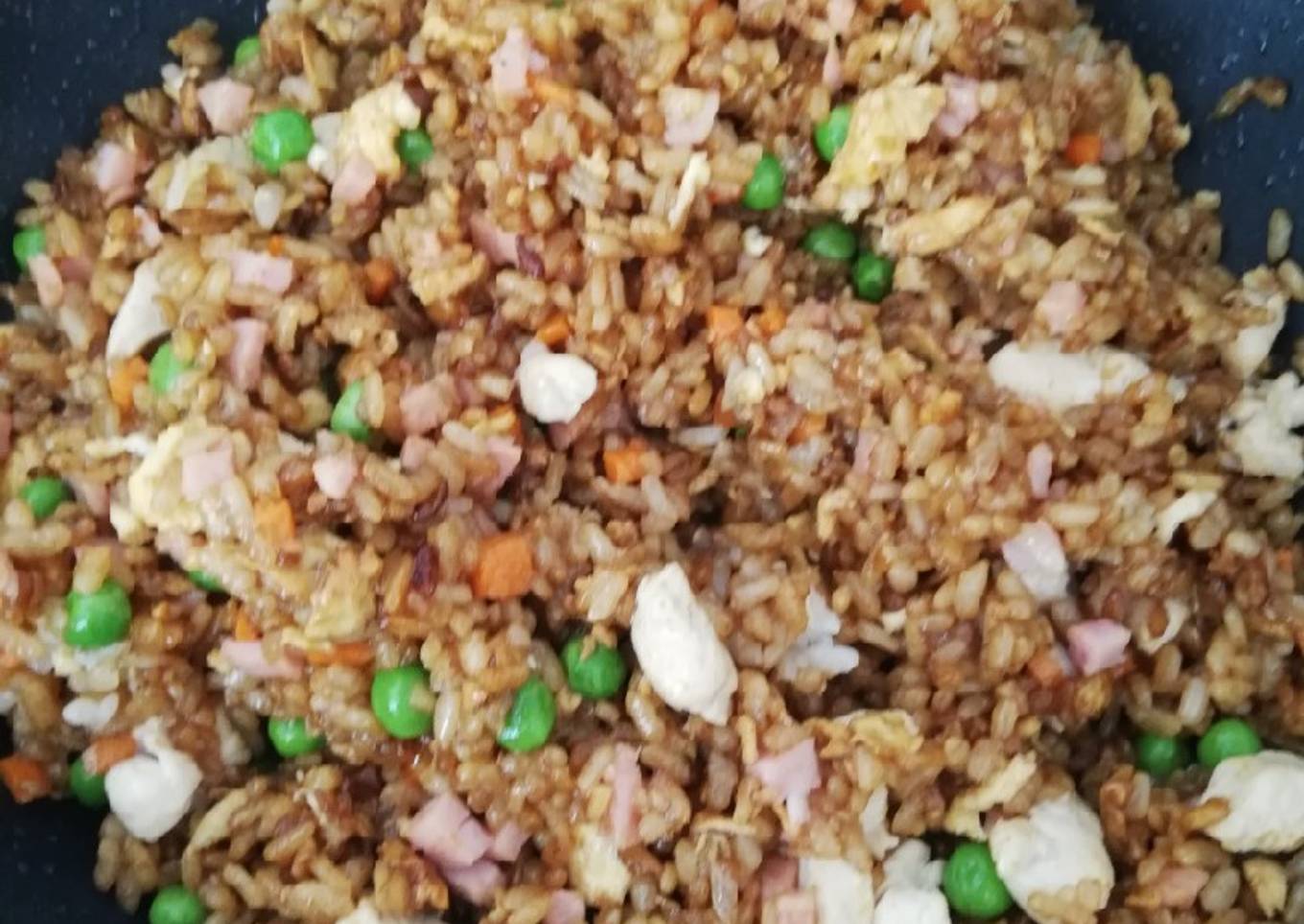 Arroz chino frito tres delicias
