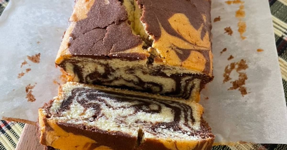 Best Marble Cake {Extra Moist and Tender!} | Foodelicacy