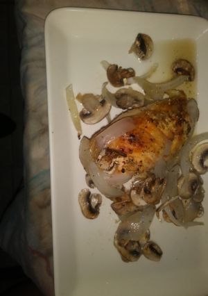 A picture of Mushrooms & Onion Chicken.