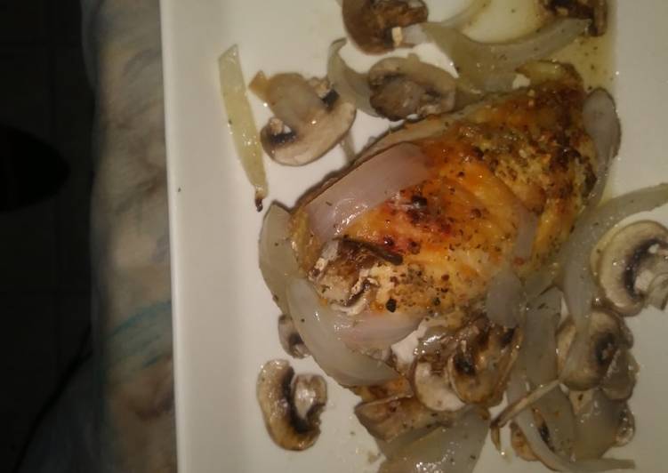 Simple Way to Prepare Ultimate Mushrooms &amp; Onion Chicken