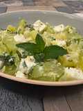 Salade froide de courgettes au fromage de chèvre et à la menthe