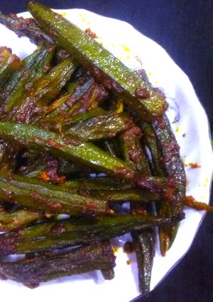 सरसो मसाला भिंडी (Sarson masala bhindi recipe in Hindi) रेसिपी मुख्य फोटो