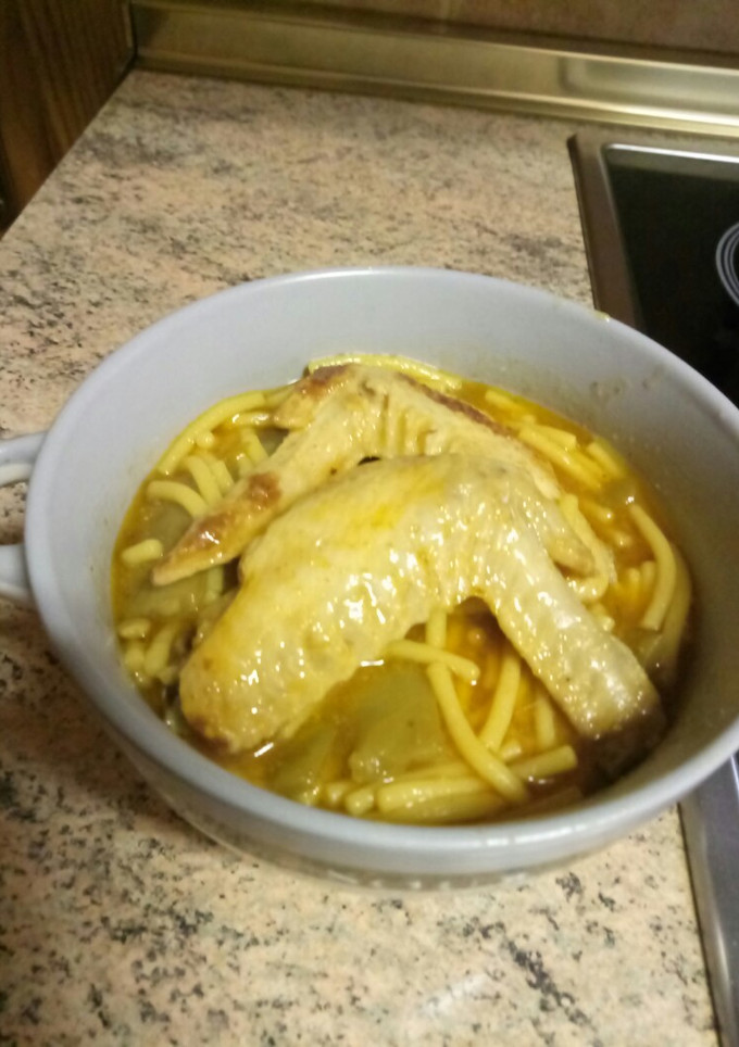 Una foto de Fideos Gordos con Alitas