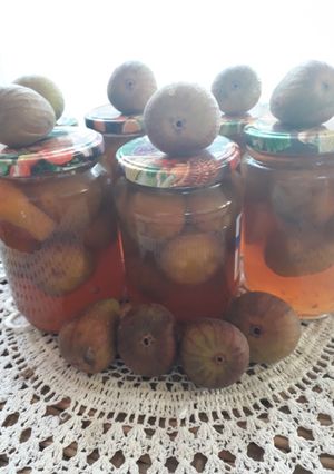 O poză a rețetei Dulceață cu smochine întregi.